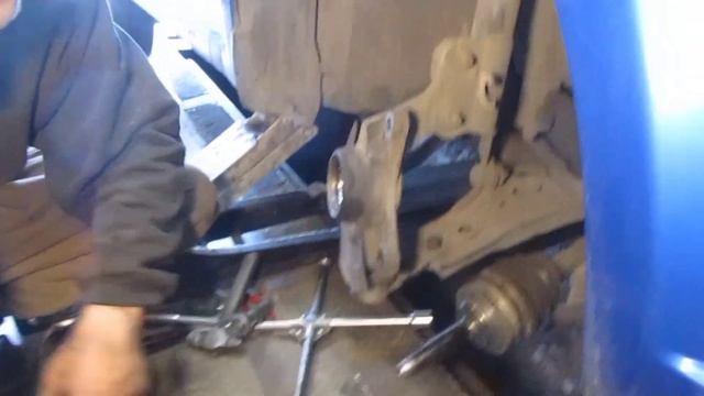 Інсталяція ступичного підшипника не знімаючи стійки амортизатора. Chevrolet Aveo? смотреть онлайн