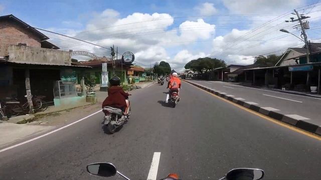 (SETELAH CB POLICE JOGFEST 2022) NEPAL VAN JAVA, DESA DI LERENG GUNUNG SUMBING #jatenggayeng смотреть онлайн