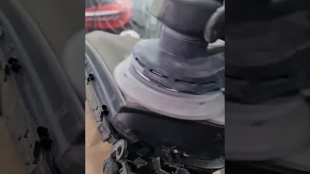 Подготавливаем фары под нанесение лака. смотреть онлайн