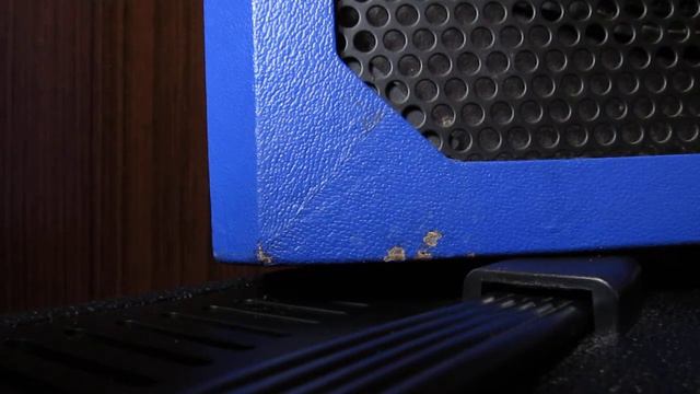 Bugera 6262 on 16,5cm speaker from Ibanez Valbee via RESISTOR :D смотреть онлайн