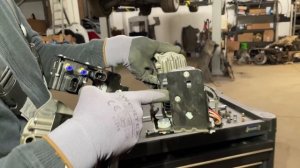 ПОЧЕМУ ЛОМАЕТСЯ ПНЕВМОПОДВЕСКА / BMW f01 УПАЛА