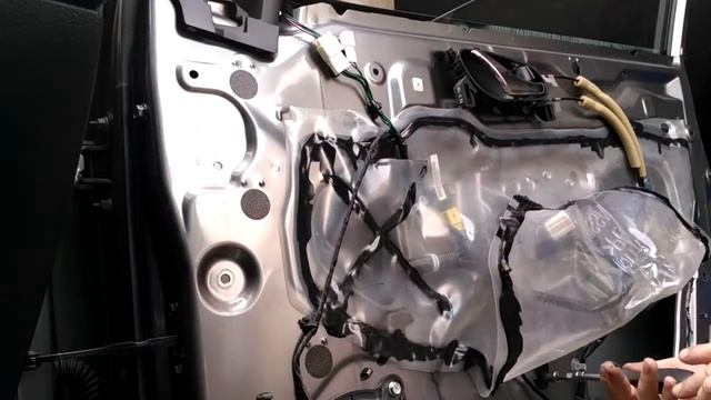 Как снять заменить стекло передней двери NISSAN ROGUE (2015) demontaz zamiana szyby drzwi przod смотреть онлайн