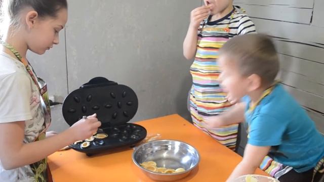 чем заняться на карантине, дети готовят. смотреть онлайн