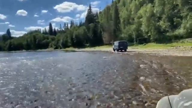 Башкирия, шикарная природа, переезжаем реку вброд. смотреть онлайн