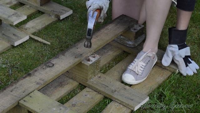 How to make a better Strawberry Pallet Planter смотреть онлайн