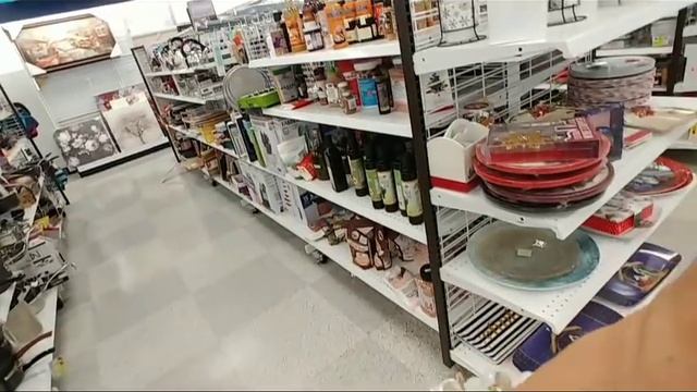 США. Магазин "Ross.Dress for Less". Хрустальные безделушки. смотреть онлайн