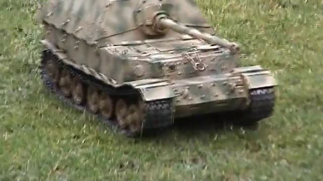 Elefant First Test Run смотреть онлайн