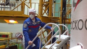 Контрольный осмотр космического корабля «Союз МС-21» на космодроме Байконур