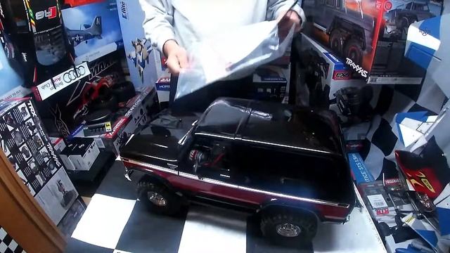 Traxxas TRX 4 Ford Bronco Unboxing DE смотреть онлайн
