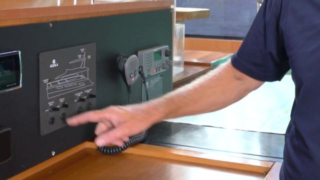 Activating Bilge Pumps Aboard Your Power Catamaran смотреть онлайн