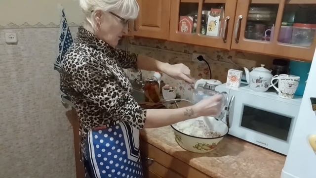 ЖИВЁМ В СЕЛЕ! ТРАТИМ ДЕНЬГИ! ЖАРЮ ПЕРВЫЙ РАЗ! смотреть онлайн