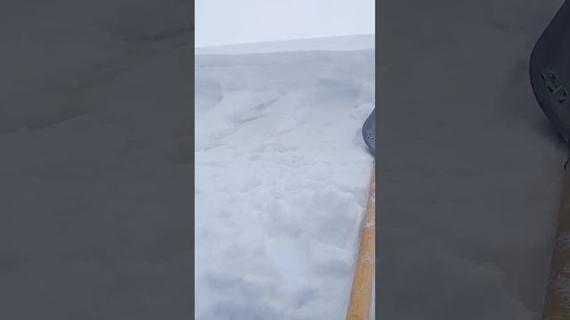 снегозадержатель добро или зло? выдержит ли снег крыша #массовыйсамострой #крышадома смотреть онлайн