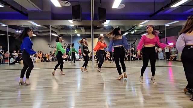 Bachata Ladies Performance Project - Only You by Ee Lian смотреть онлайн