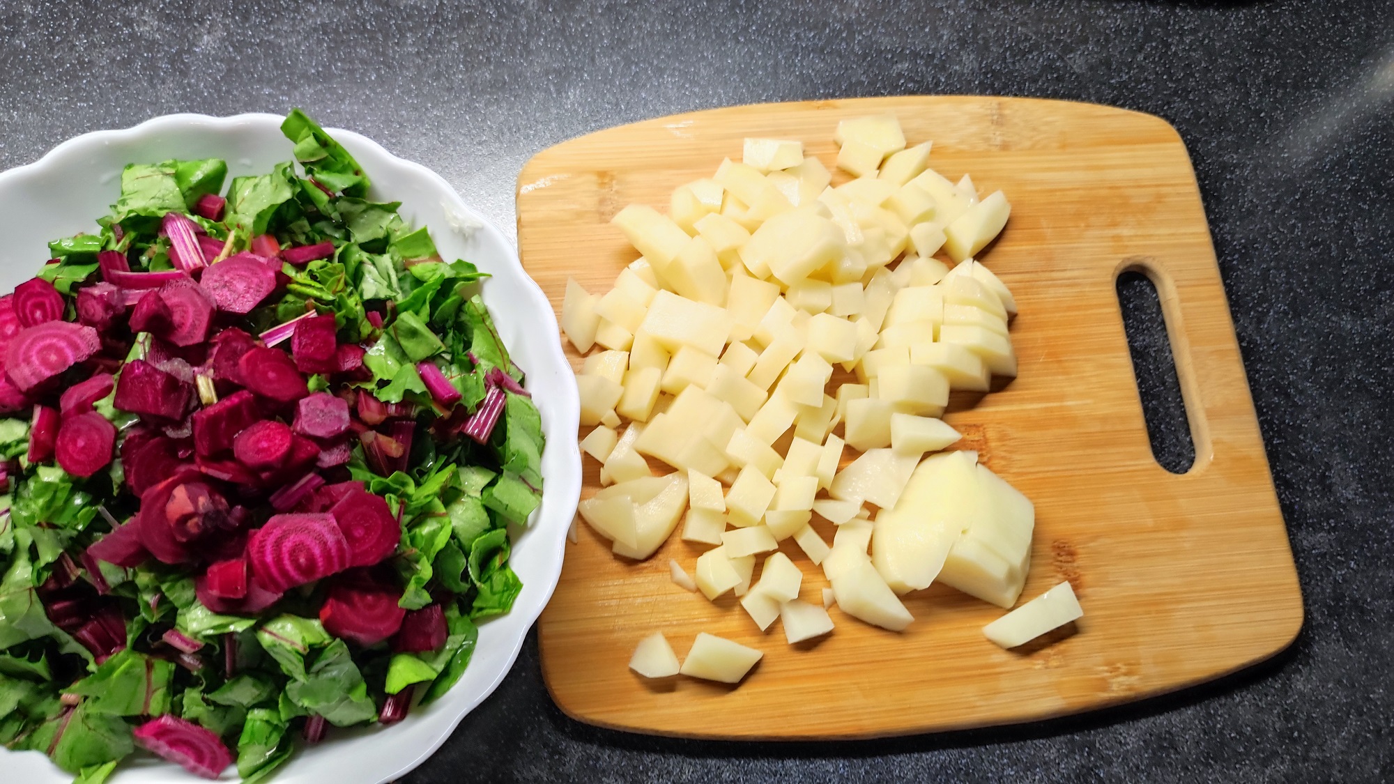 Суп для похудения со свекольной ботвой, лучше чем борщ и простой свекольник, всего 22 кл на 100 грам смотреть онлайн