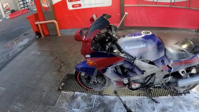 Мою мопед Kawasaki ZZR 600 II смотреть онлайн