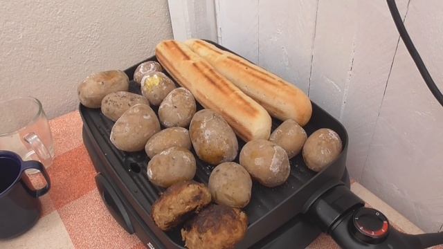 Грилим мясо..Форель на гриле..Шампиньоны жареные.. смотреть онлайн