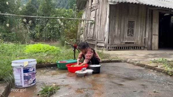 The poor girl spent 5 days harvesting agricultural products to sell at the market