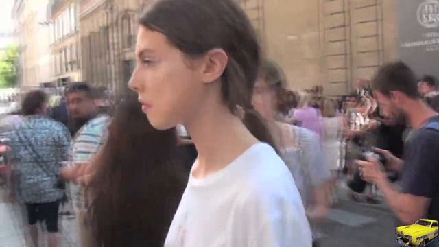 Fashion Week Paris Exit VALENTINO смотреть онлайн