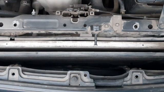 Внешняя чистка радиатора Toyota Rav4 без снятия. Оценка степени загрязнения радиаторов.