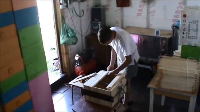 СБОРКА РАМОК с помощью кондуктора и пневмостеплера смотреть онлайн