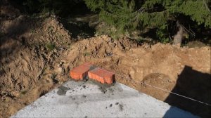 кладка кирпича.как натянуть нить на первый ряд кирпича.