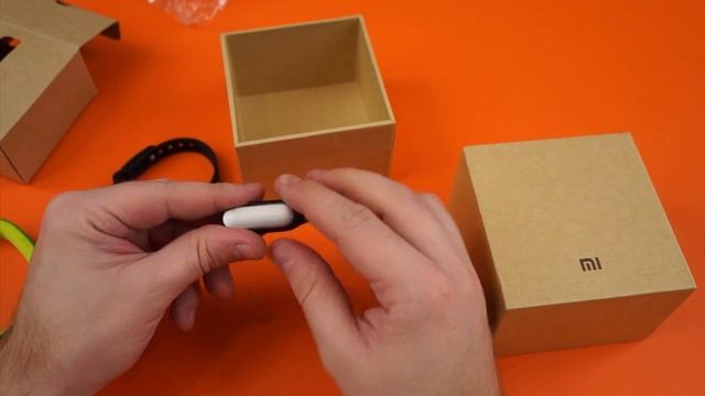 Xiaomi Mi Band: распаковка смотреть онлайн