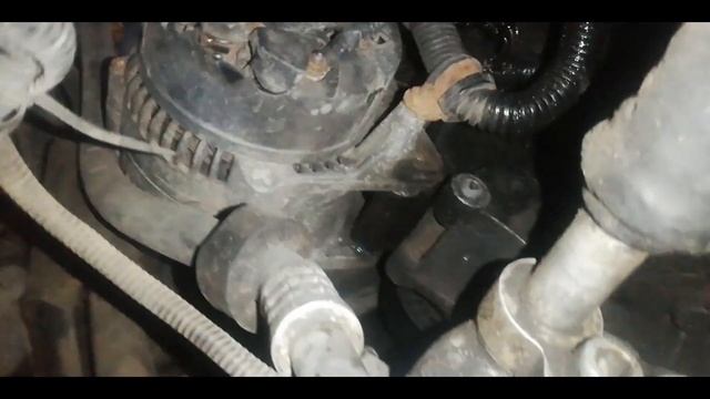 Замена генератора Volkswagen T4. Replacement of the Volkswagen T4 generator 120А. смотреть онлайн