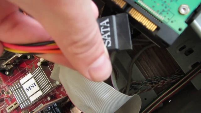 Как установить (снять) жесткий диск на компьютер смотреть онлайн