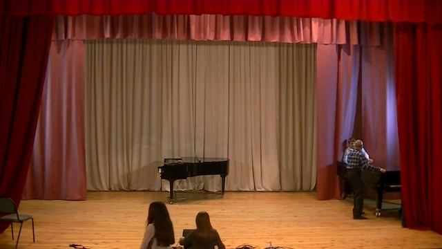 Как правильно двигать рояли на сцене смотреть онлайн