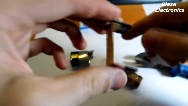 Гнездо для батареи 9V 6LR61 Крона смотреть онлайн