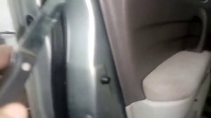 Как снять обшивку двери на Ниссан Тиана