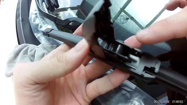 Replacing windshield wiper for Kia Cerato K3 смотреть онлайн