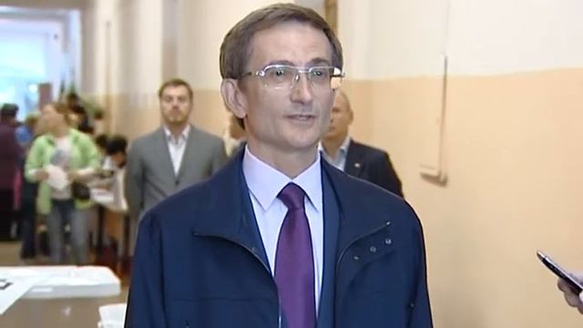 Кандидат в Мэры Москвы Николай Левичев проголосовал на выборах Мэра Москвы. смотреть онлайн