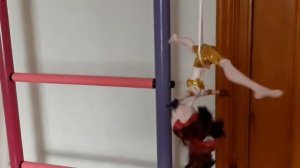 Воздушный танец - кукла на полотнах