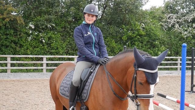 DROP IT LIKE ITS TROT...POLES. TOP TIPS FRIDAY! смотреть онлайн