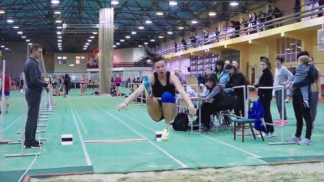 Прыжки в длину Девушки смотреть онлайн