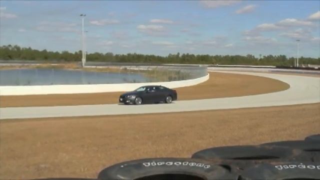2011 Kia Optima Turbo, On The Race Track смотреть онлайн