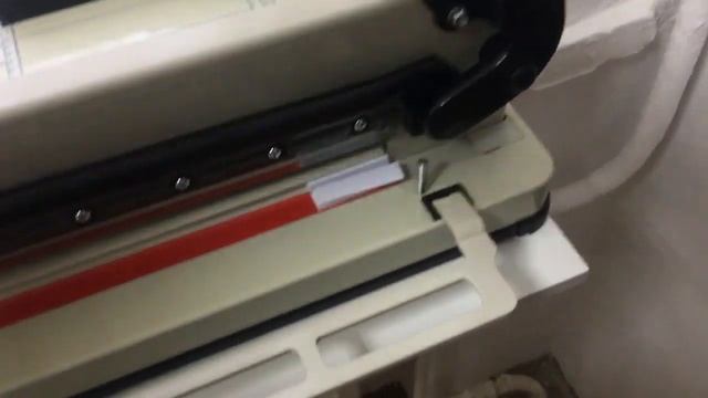 Резак гильотина из Китая, резка на гильотинном резаке, обзор гильотины для резки бумаги смотреть онлайн