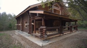 Строительстве деревянного дома из бревна ручной рубки. Видео отчет по рубленному дому в Подмосковье