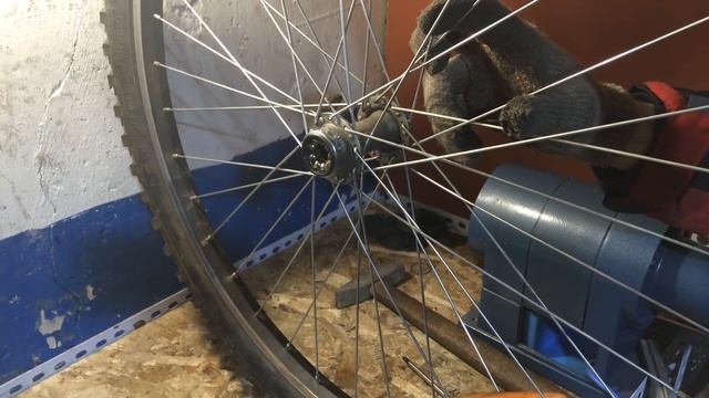 Ремонт заднего колеса велосипеда [ТО втулки, Шатается кассета] смотреть онлайн