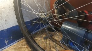 Ремонт заднего колеса велосипеда [ТО втулки, Шатается кассета]