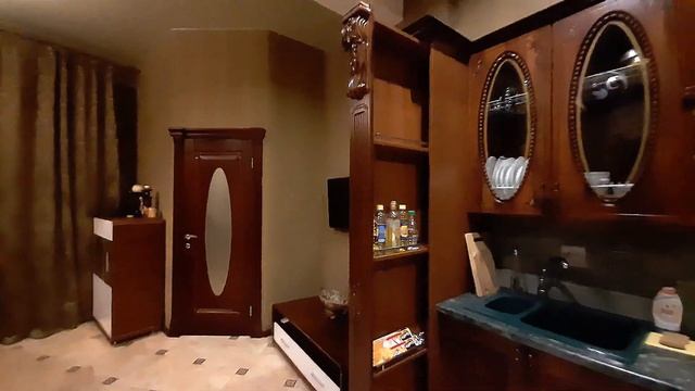 Купить квартиру 60м2 в центре Сочи. Цена 28'500'000 руб. Дизайнерский ремонт. Итальянская мебель. смотреть онлайн