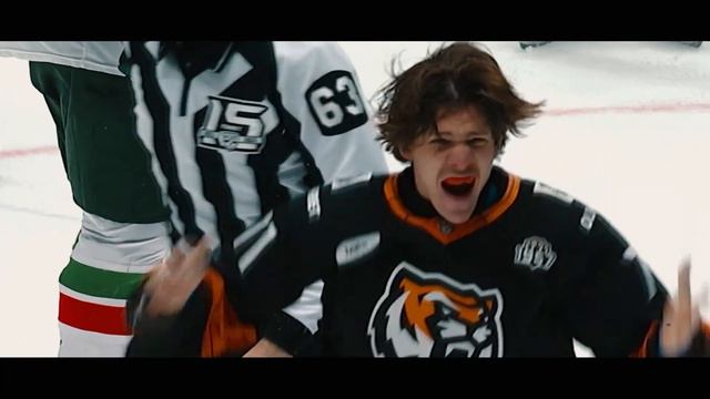 МЫ ИГРАЕМ В ХОККЕЙ! смотреть онлайн
