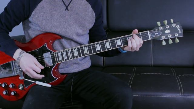 J'ESSAYE LE MICRO SIGNATURE ANGUS YOUNG ! смотреть онлайн