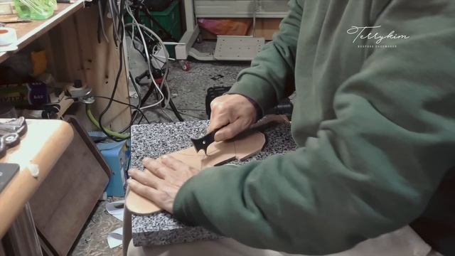 Making HANDMADE Classic Oxford Shoes With Cowhide Leather