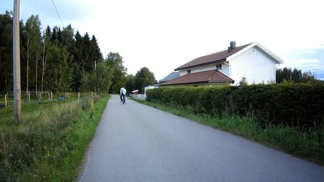 Mats-Fredrik_on_longboard_2 смотреть онлайн
