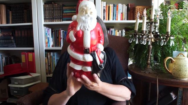 The Weird and Wonderful! An estate house clean-out yields a ton of treasures. смотреть онлайн