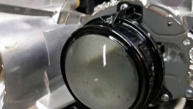 nigdy tak nie rób - regeneracja xenon Toyota Avensis T25 - to nic nie da. смотреть онлайн