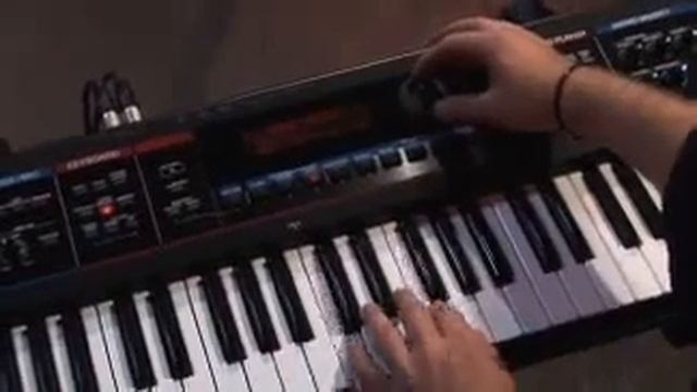 Roland Juno Di Synthesizer Overview смотреть онлайн
