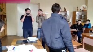 Невоспитанные подростки